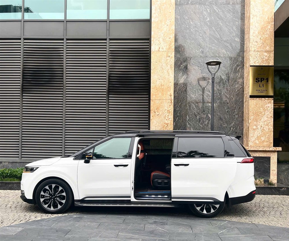 Audi A4 4-door sedan blue